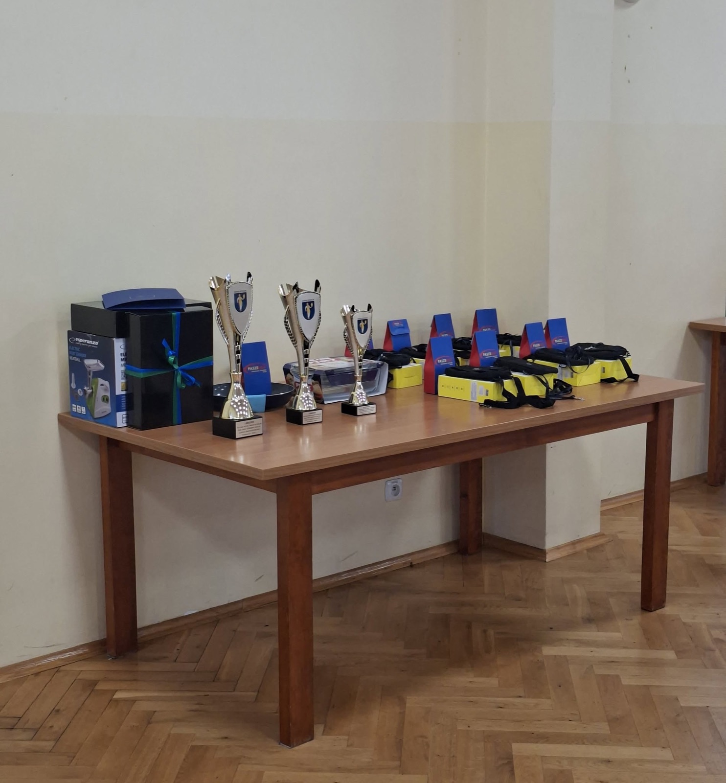 Puchary i nagrody dla zwycięzców